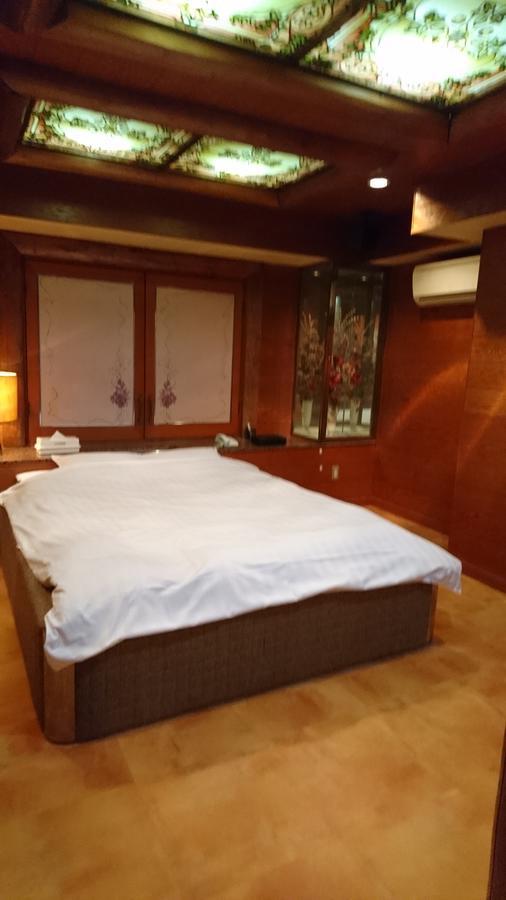 Hotel Loire (Adults Only) Oszaka Kültér fotó